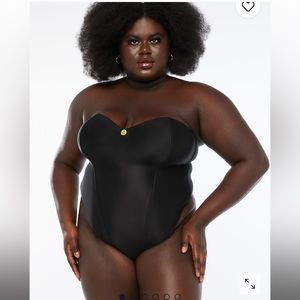 STILL TAGGED Savage X Fenty X-RAY VISION STRAPPLESS TEDDY in black